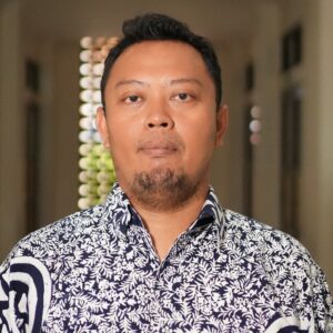 Suhariyanto — Tenaga Kependidikan FBE UII